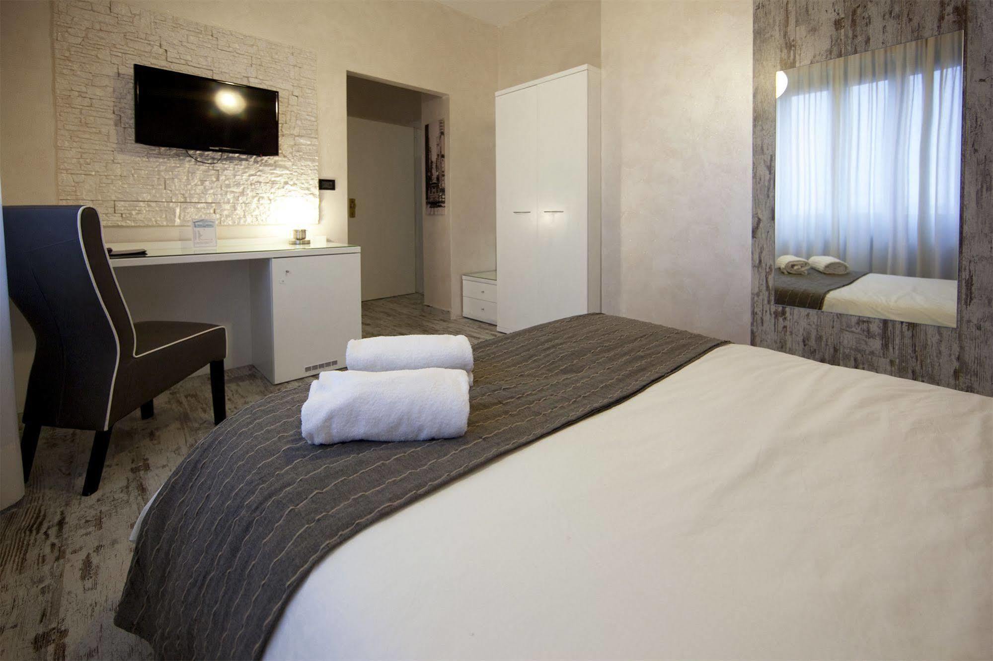 Piccolo Hotel Allamano Grugliasco Exteriör bild